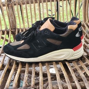 New Balance 990